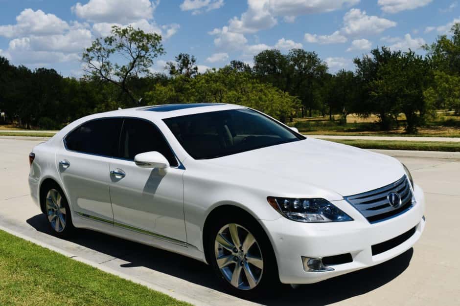 2011 Lexus LS Sedan sold for $51,000