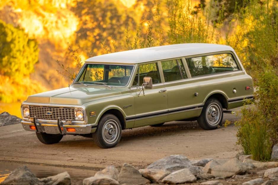 1972 Chevrolet Suburban (1967-1972) sold for $28,500