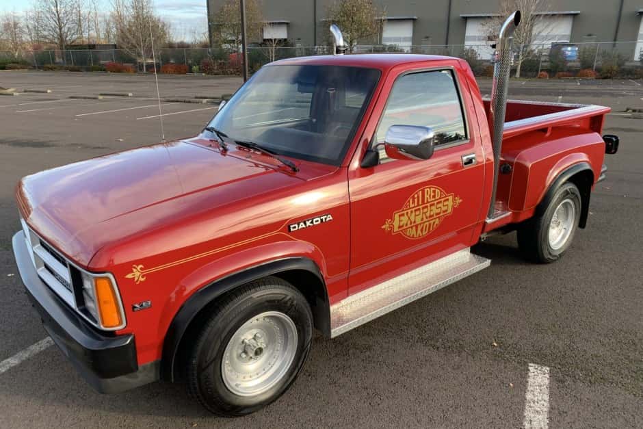 1990 Dodge Dakota (1987-1996) sold for $18,500