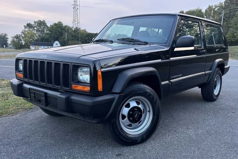1998 Jeep XJ Cherokee sold for $15,800