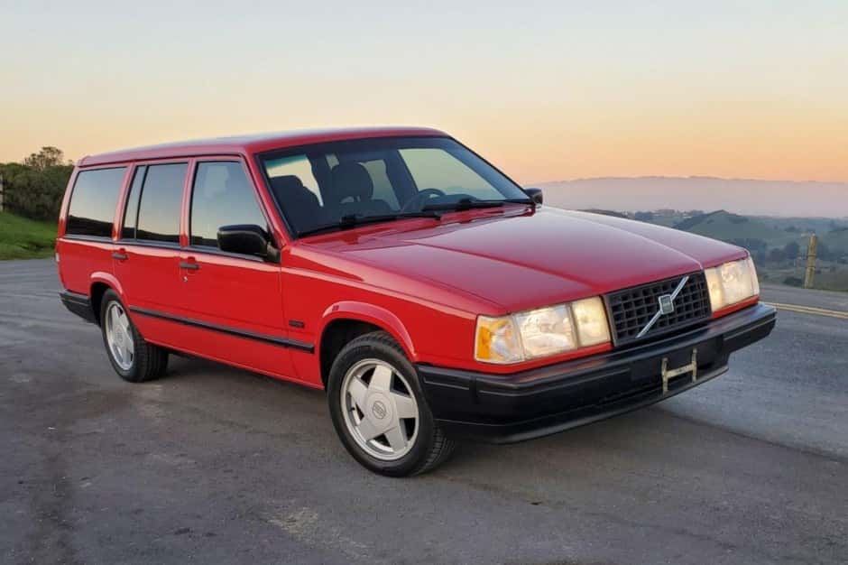 1994 Volvo 900-Series sold for $13,250