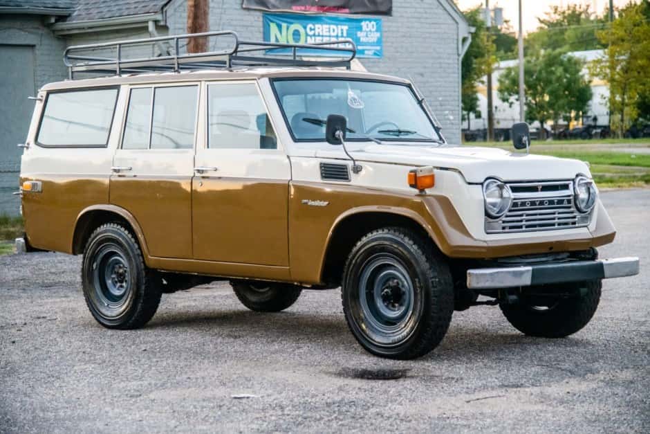 1977 Toyota Land Cruiser FJ55 sold for $27,000