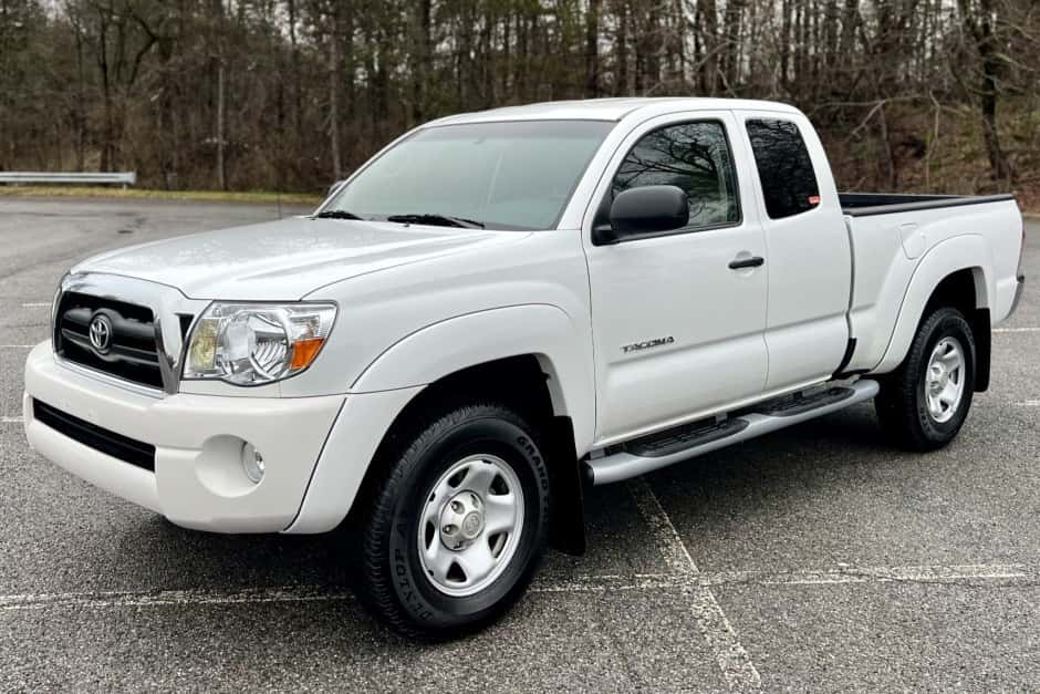 2007 Toyota Tacoma (N2X0 2005-2015) sold for $33,000