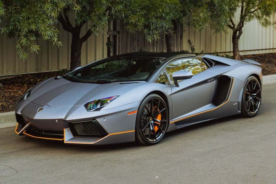2015 Lamborghini Aventador sold for $297,000