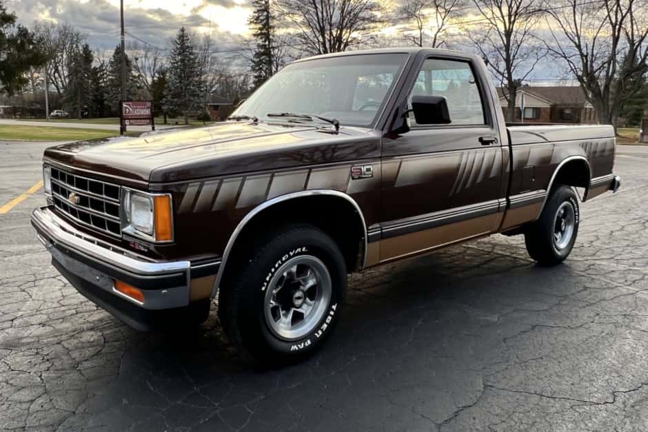 1990 Chevrolet S-10 (1982-1993) sold for $17,250
