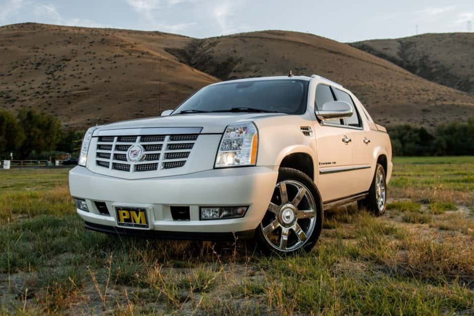 2008 Cadillac Escalade & EXT GMT900 (2007-2014) sold for $20,750