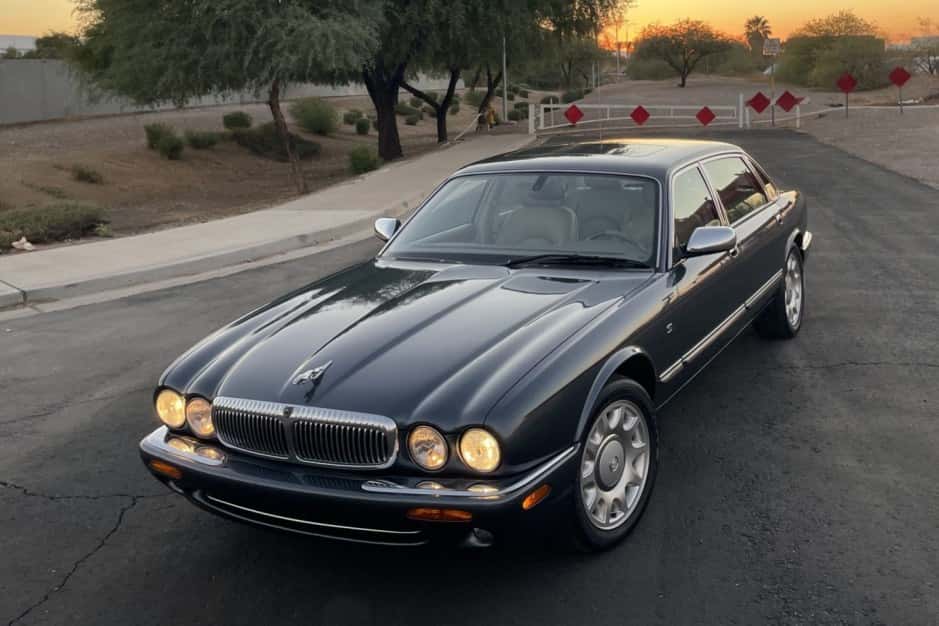 2000 Jaguar X308 XJ (1998-2003) sold for $31,250