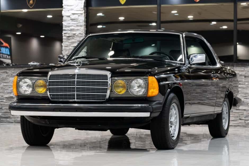 1983 Mercedes-Benz W123 sold for $56,500