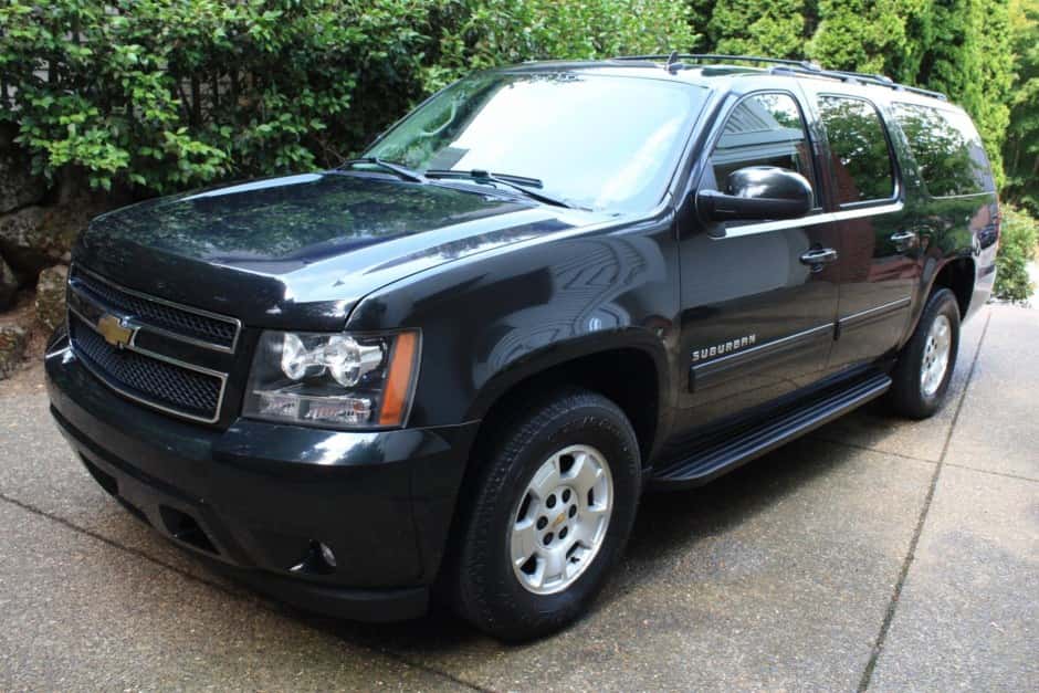 2011 Chevrolet Suburban (GMT900 2007-2014) sold for $16,000