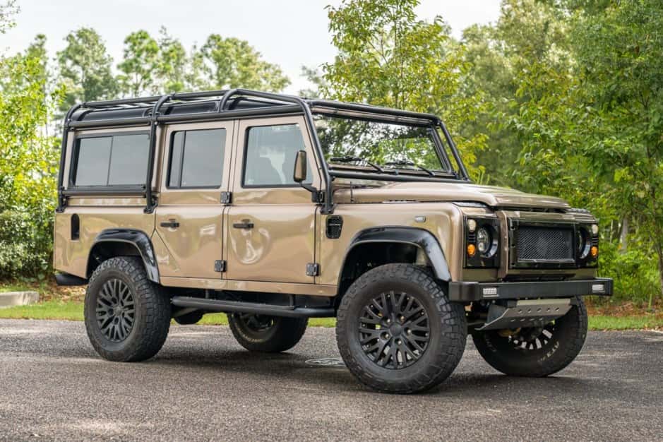 2021 Osprey Defender Replica sold for $108,569