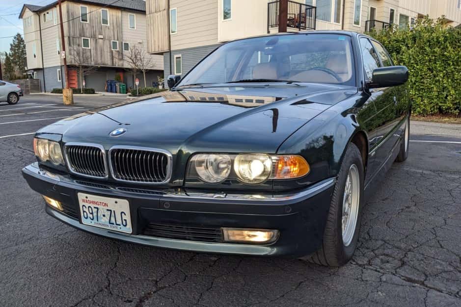 2001 BMW E38 7-Series sold for $15,000