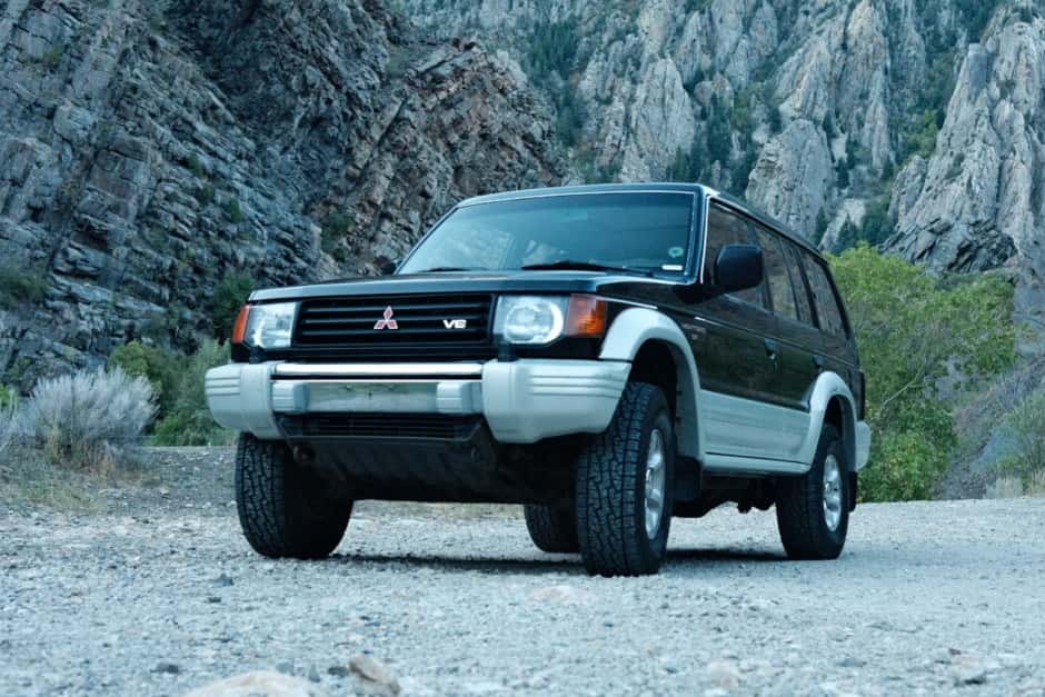 1994 Mitsubishi Pajero & Montero sold for $7,905