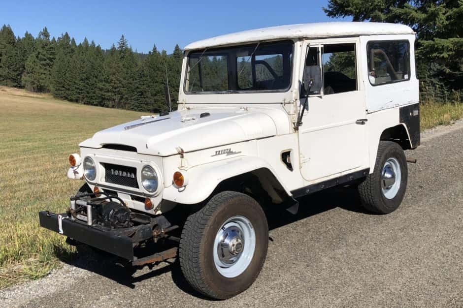 1965 Toyota Land Cruiser FJ40 sold for $9,800