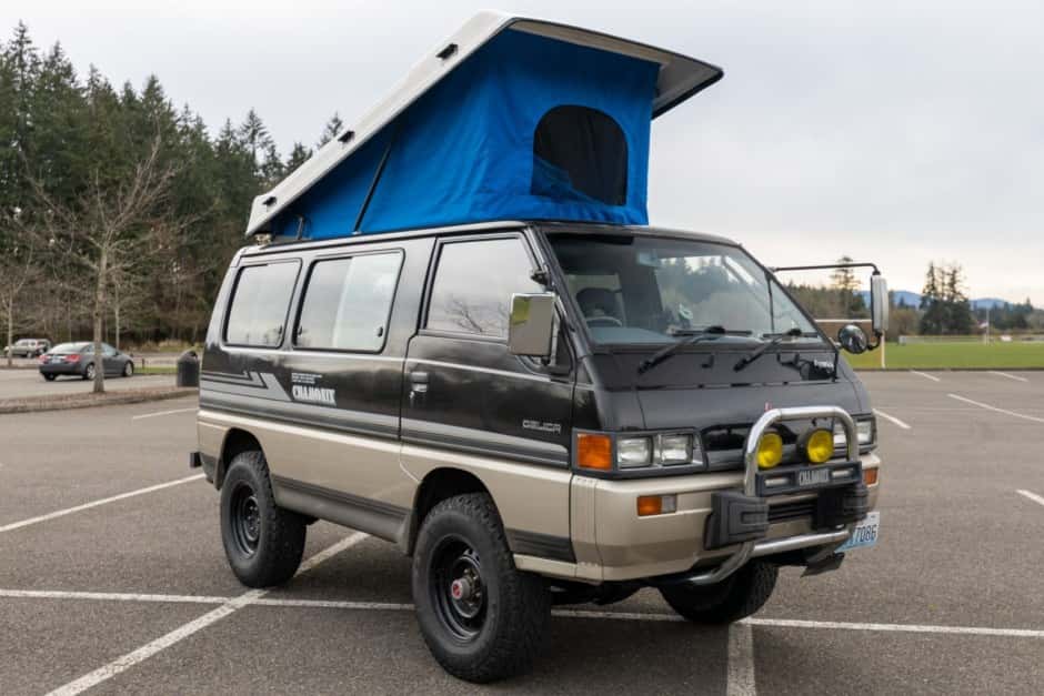1989 Mitsubishi Delica sold for $17,000