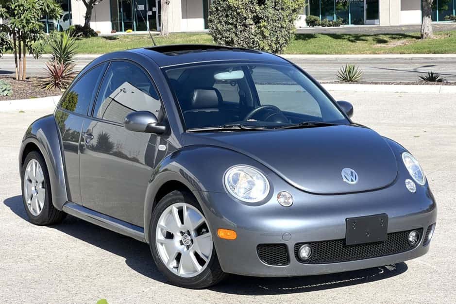 2003 Volkswagen New Beetle (1998-2010) sold for $11,600
