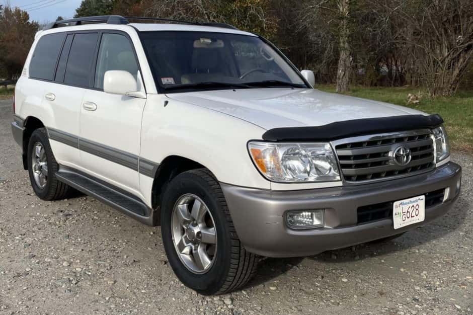 2006 Toyota Land Cruiser 100-Series sold for $11,500