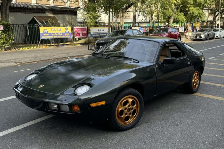 1979 Porsche 928 sold for $10,000