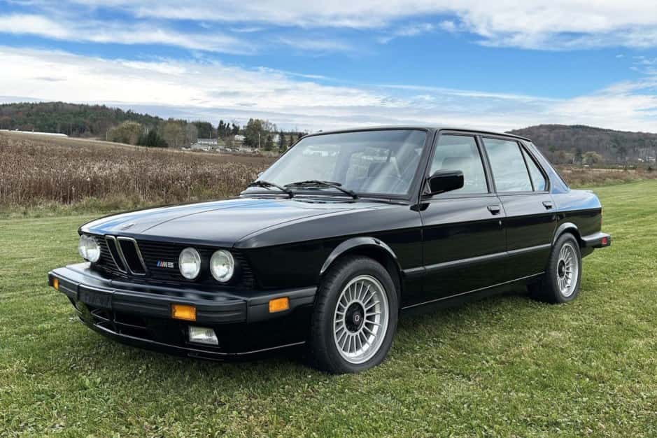 1988 BMW E28 M5 sold for $80,000
