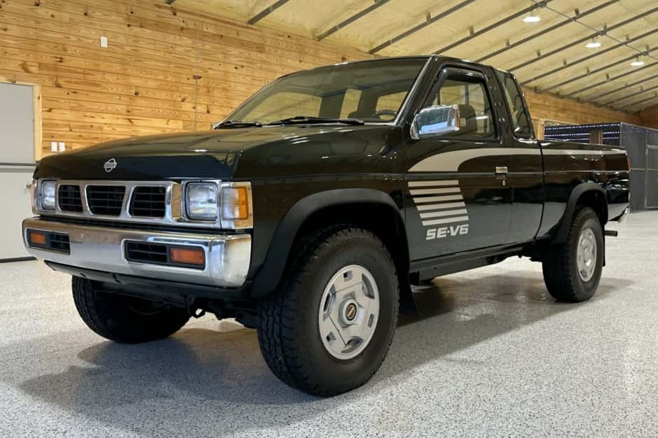 1994 Nissan Pickup sold for $15,550