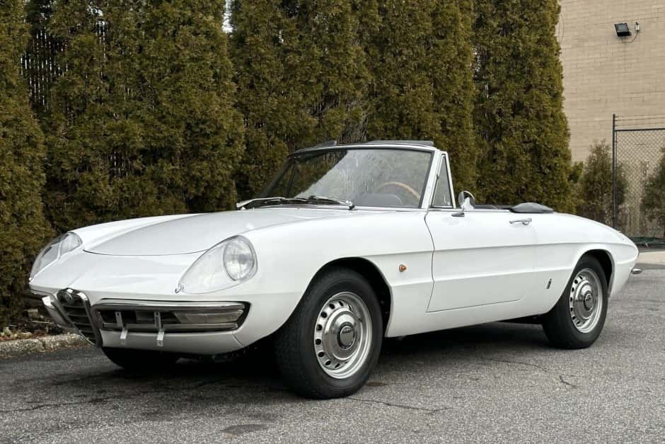 1968 Alfa Romeo 105/115 Spider Series 1 sold for $75,000