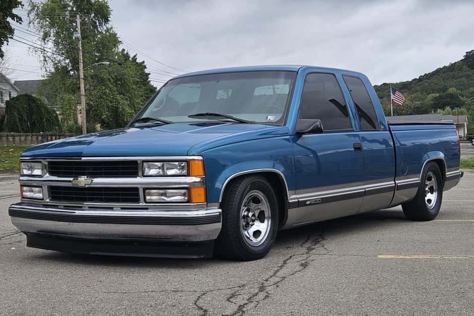 1998 Chevrolet C/K GMT400 (1988-2002) sold for $13,777