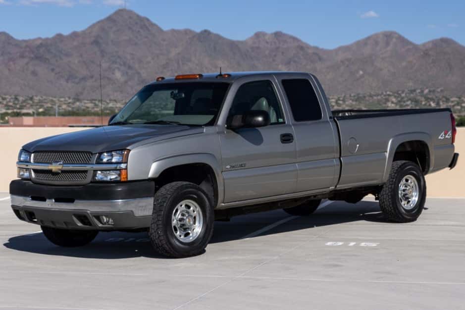 2003 Chevrolet Silverado GMT800 Heavy Duty (2000-2007) sold for $15,500