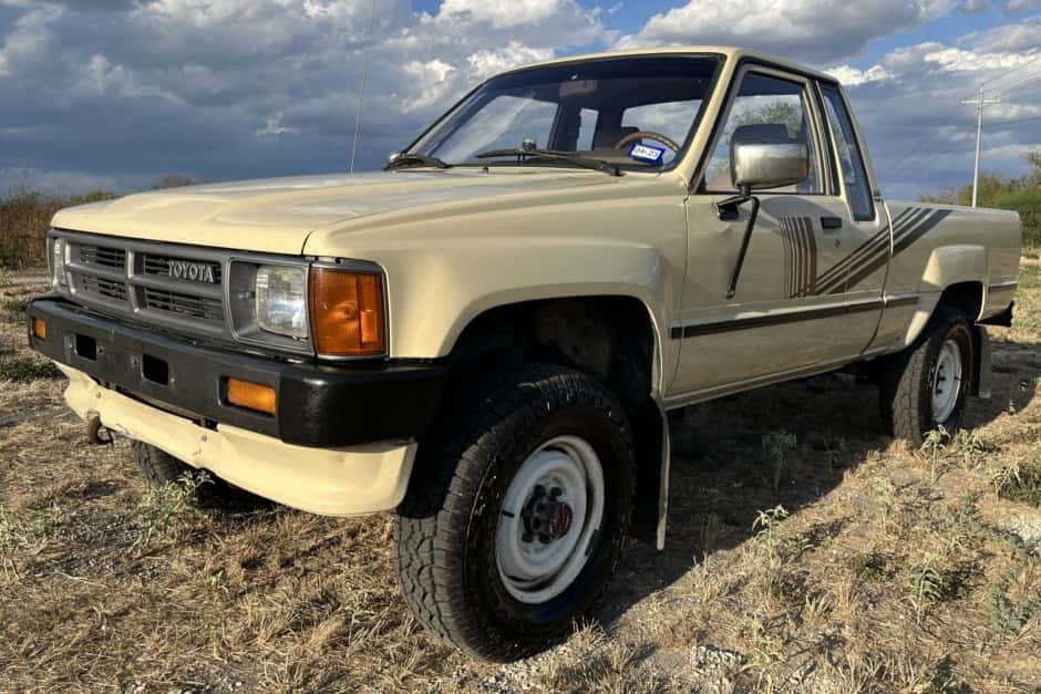 1987 Toyota Pickup (N50/N60/N70 1984-1988) sold for $14,600