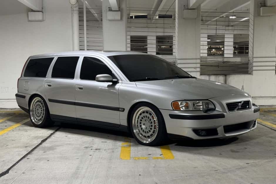 2004 Volvo V70R sold for $14,500