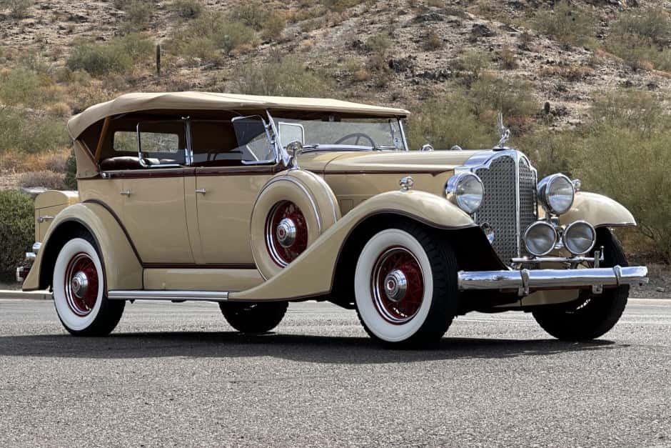1933 Packard Eight sold for $128,000