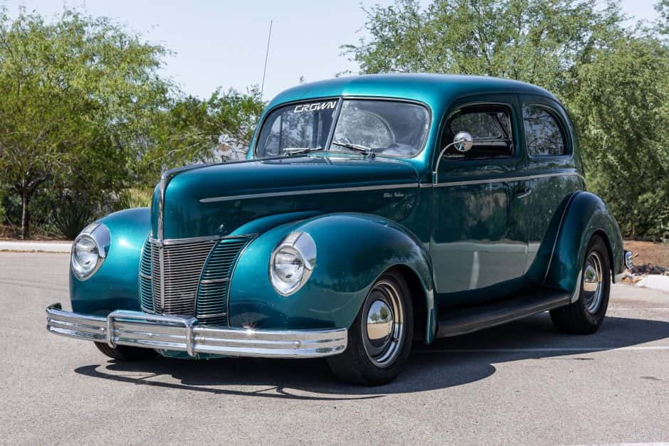 1940 Ford Standard, Deluxe, & Super Deluxe sold for $19,000