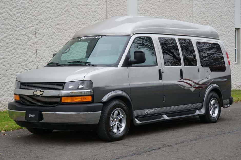 2005 Chevrolet Express sold for $24,250