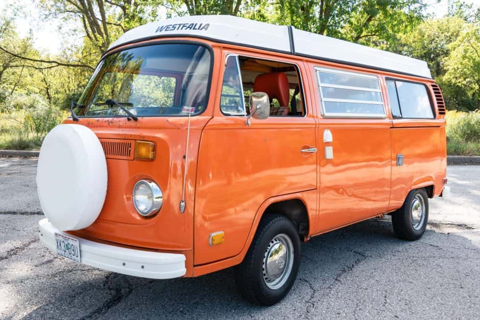 1975 Volkswagen Bay-Window Camper sold for $22,500