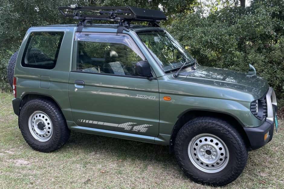 1996 Mitsubishi Pajero & Montero sold for $10,250