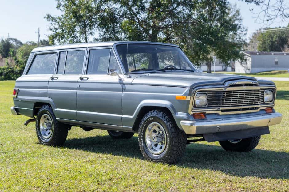 1982 Jeep SJ Wagoneer sold for $25,000