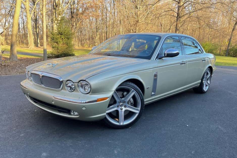 2006 Jaguar X350/X356/X358 XJ (2004-2009) sold for $32,000