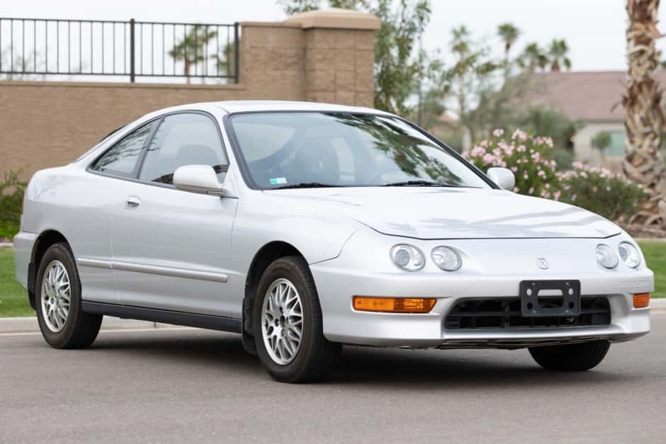 1998 Acura Integra sold for $13,750