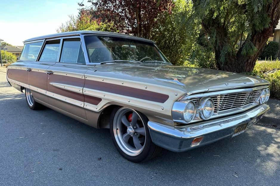 1964 Ford Country Squire sold for $28,163