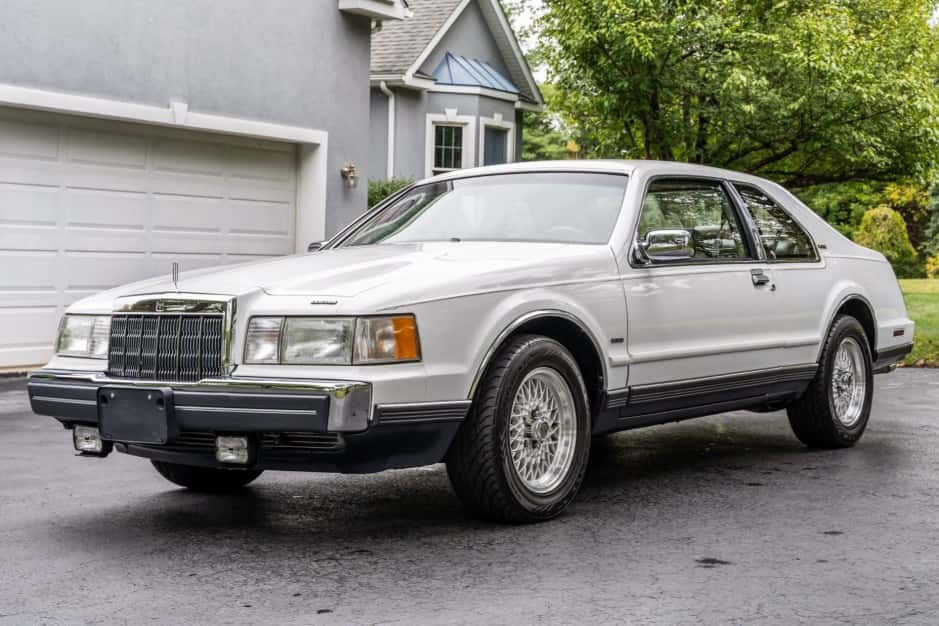 1991 Lincoln Continental Mark VII & Mark VII sold for $17,250