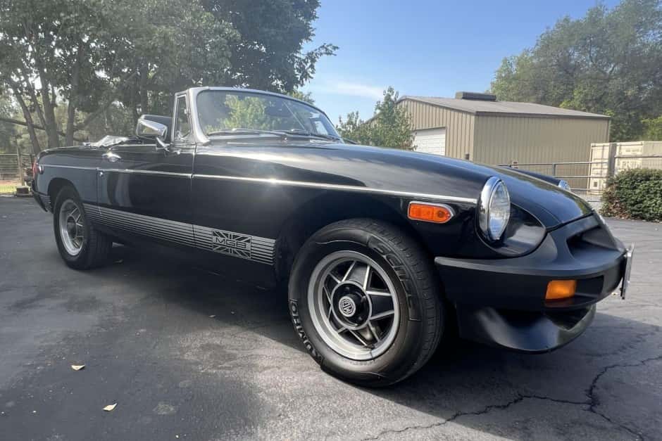 1979 MG MGB sold for $8,002