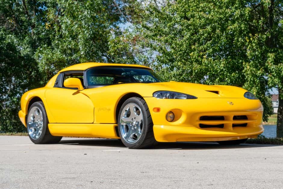 2002 Dodge Viper SR II (1996-2002) sold for $49,250