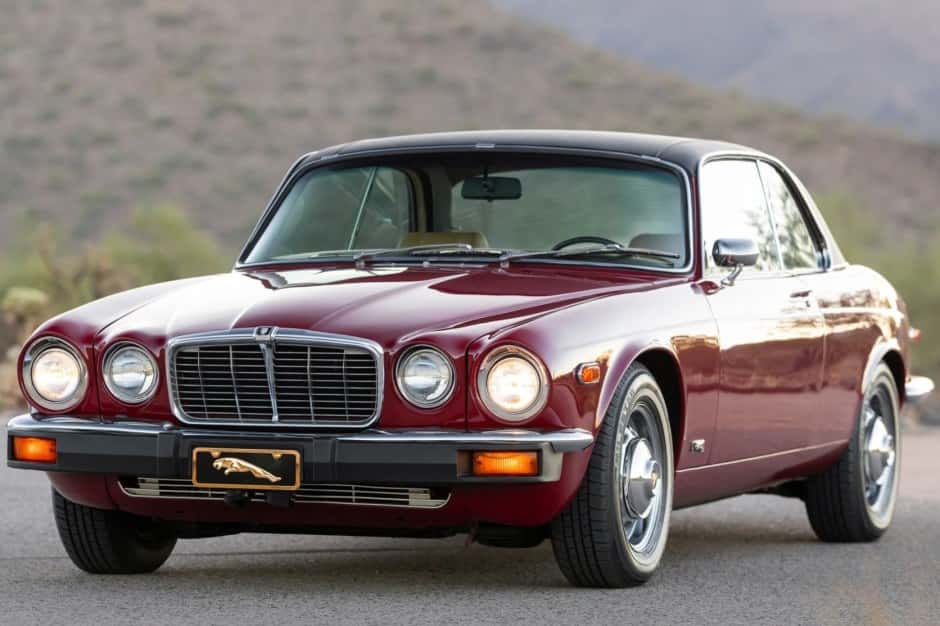 1976 Jaguar XJ Coupe (1975-1978) sold for $18,500