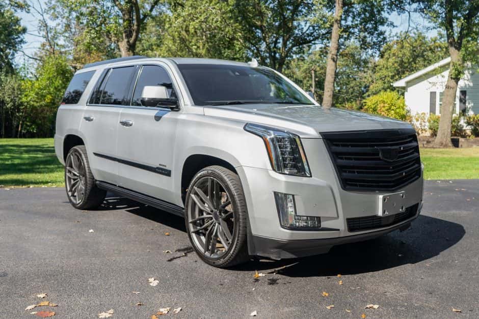 2016 Cadillac Escalade K2XL (2015-2020) sold for $37,500