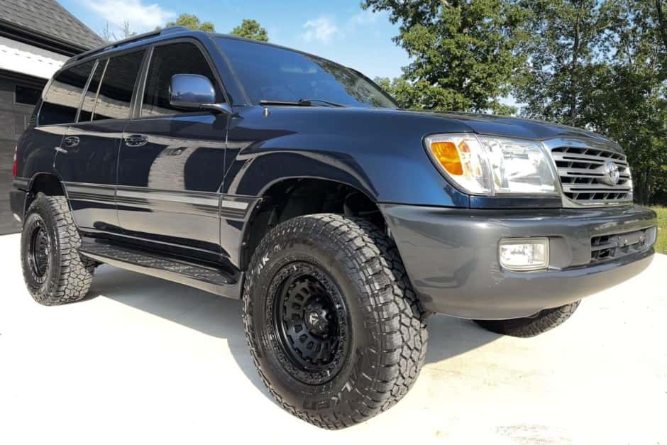 2004 Toyota Land Cruiser 100-Series sold for $22,500