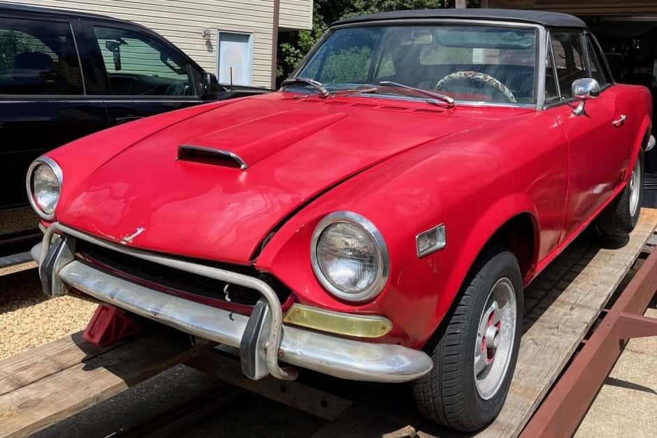 1972 Fiat 124 Spider (1966-1985) sold for $100