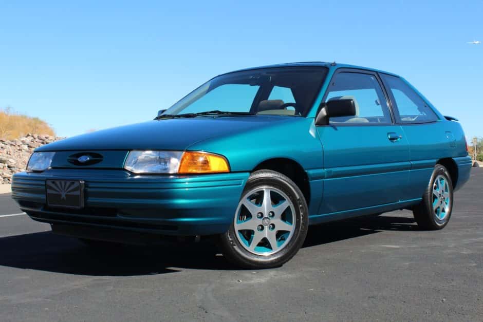 1994 Ford  sold for $8,100
