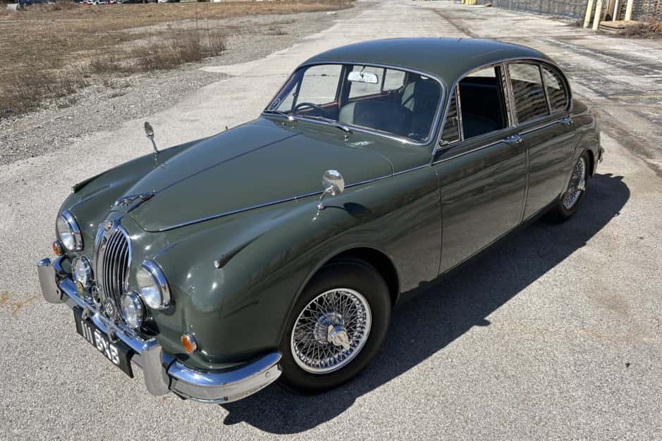 1961 Jaguar Mk II sold for $38,000
