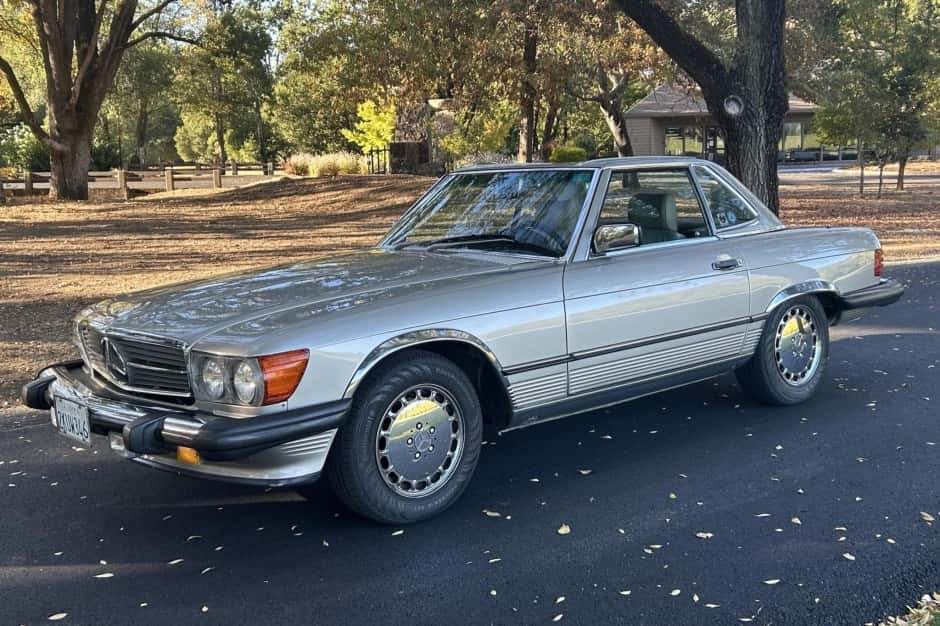 1988 Mercedes-Benz R107 SL sold for $9,250