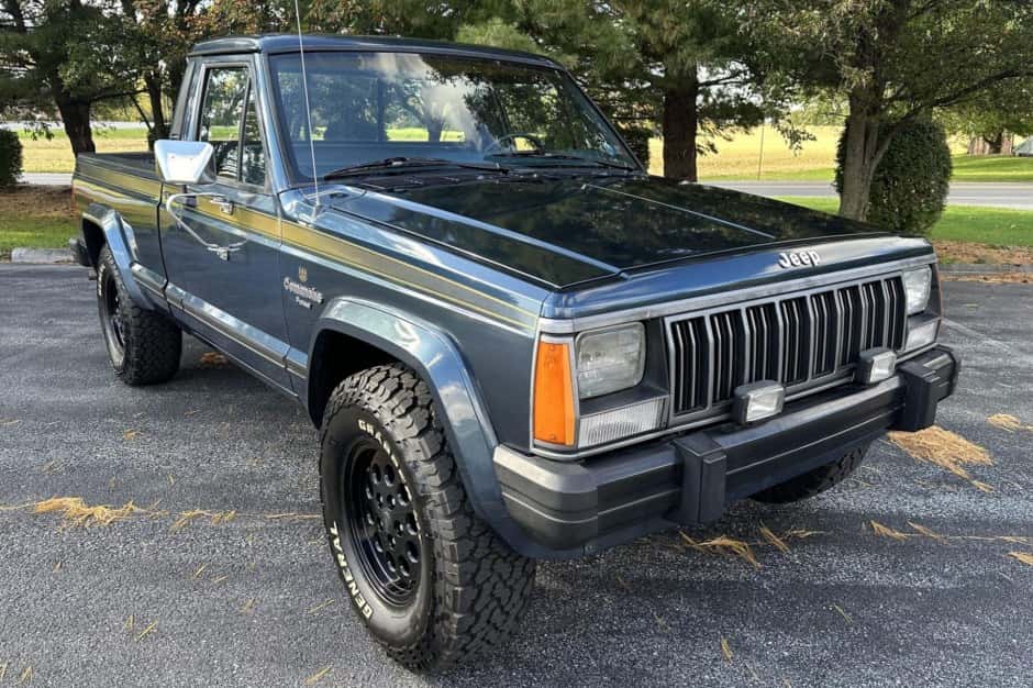 1988 Jeep Pickup sold for $16,500
