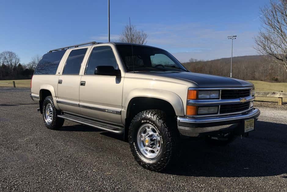 1999 Chevrolet Suburban (GMT400 1992-1999) sold for $20,000