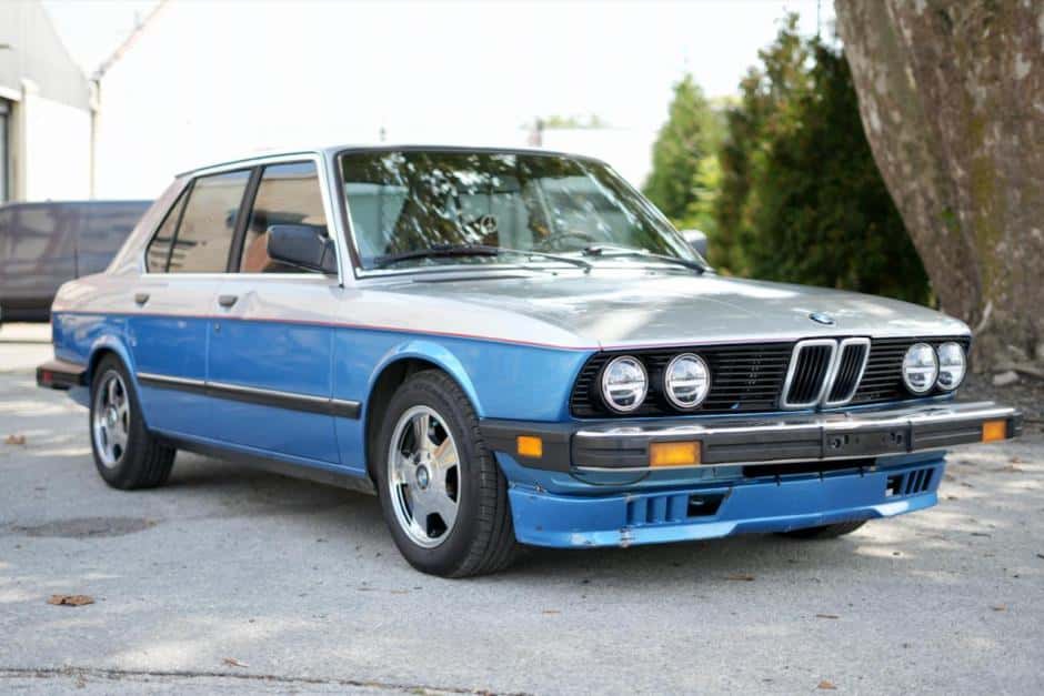 1982 BMW E28 5-Series sold for $3,769